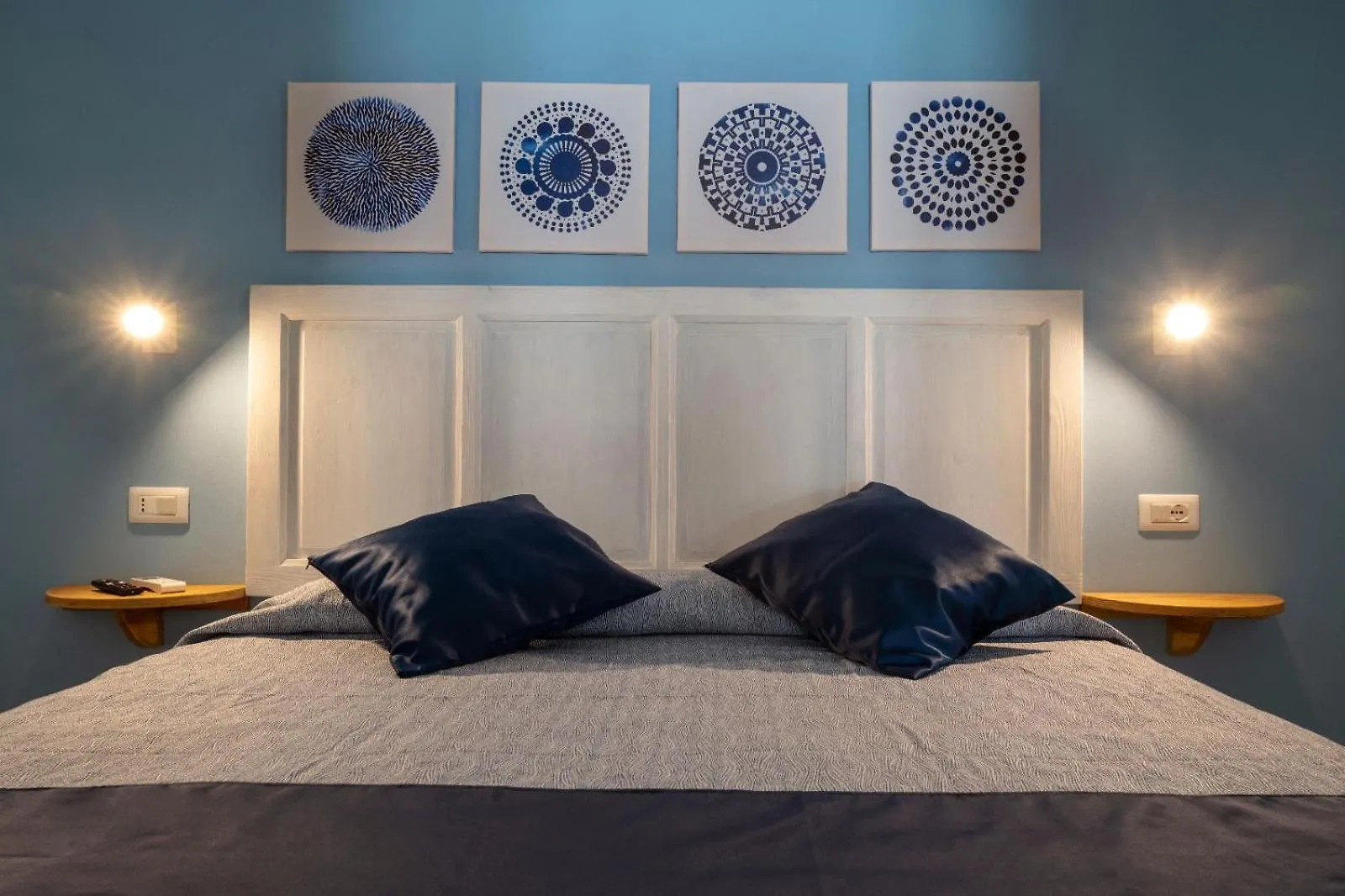Blu Home Deluxe تاورمينا 0*,
